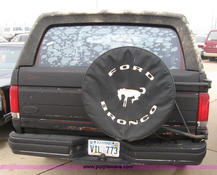 image for item 2344 1988 Ford Bronco SUV