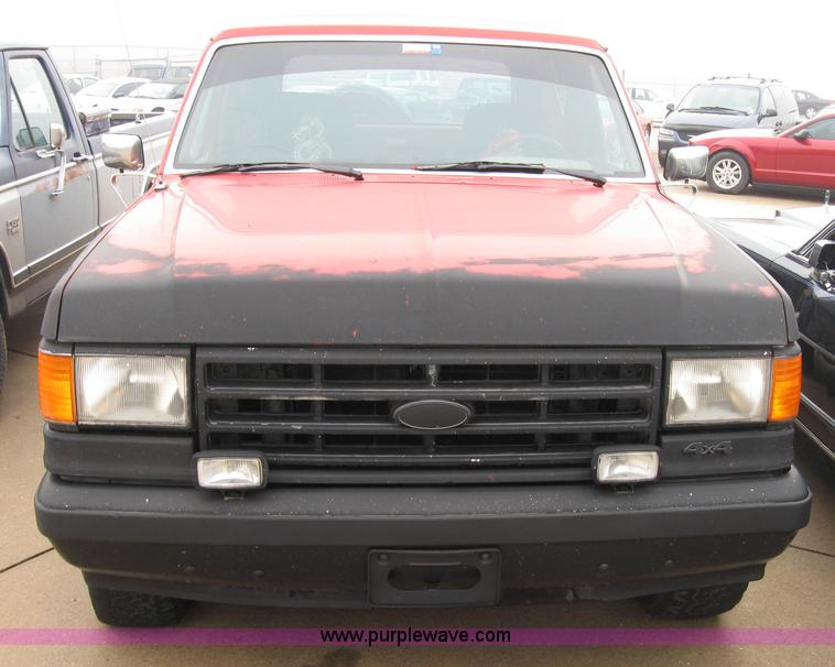 image for item 2344 1988 Ford Bronco SUV