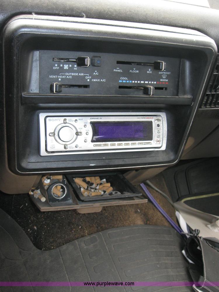 image for item 2344 1988 Ford Bronco SUV