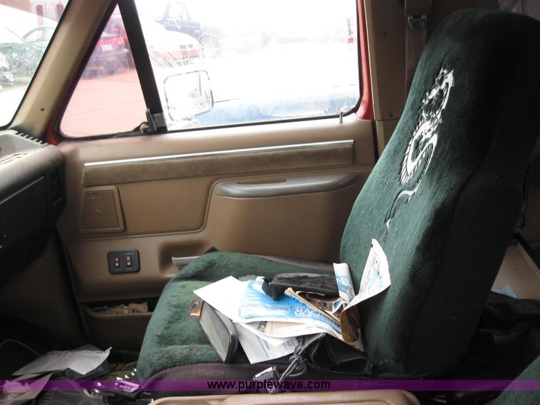 image for item 2344 1988 Ford Bronco SUV