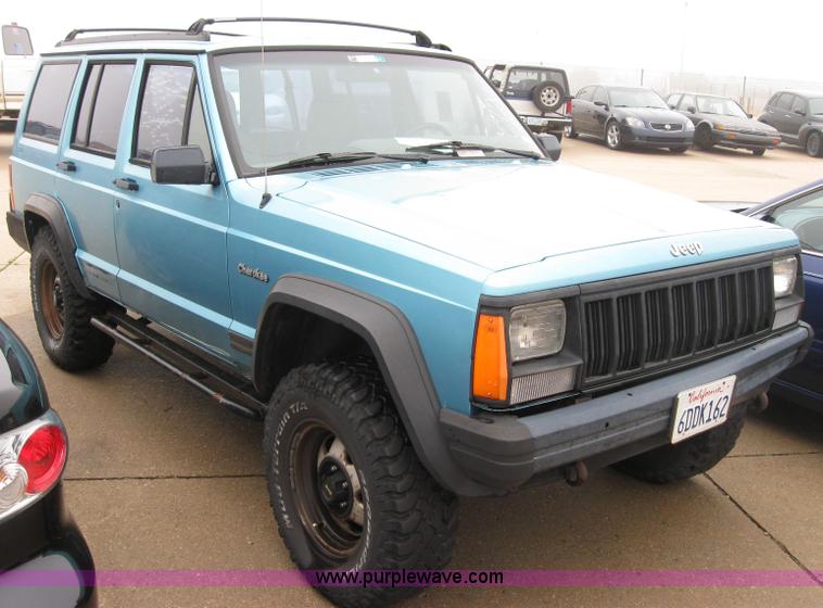 image for item 2345 1995 Jeep Cherokee SE SUV