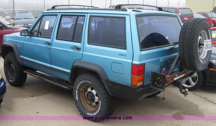 image for item 2345 1995 Jeep Cherokee SE SUV