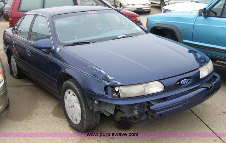 image for item 2346 1994 Ford Taurus GL