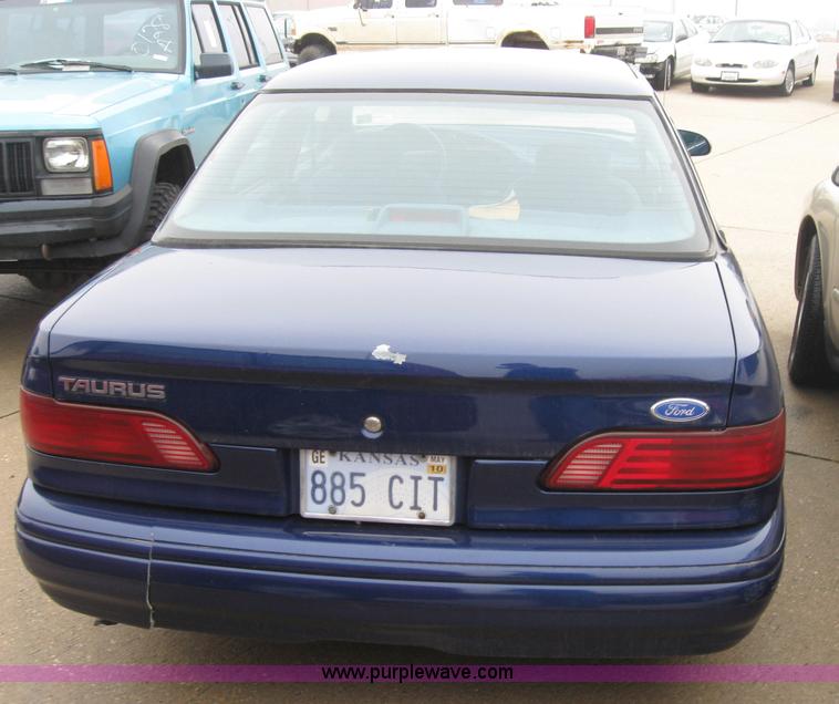 image for item 2346 1994 Ford Taurus GL