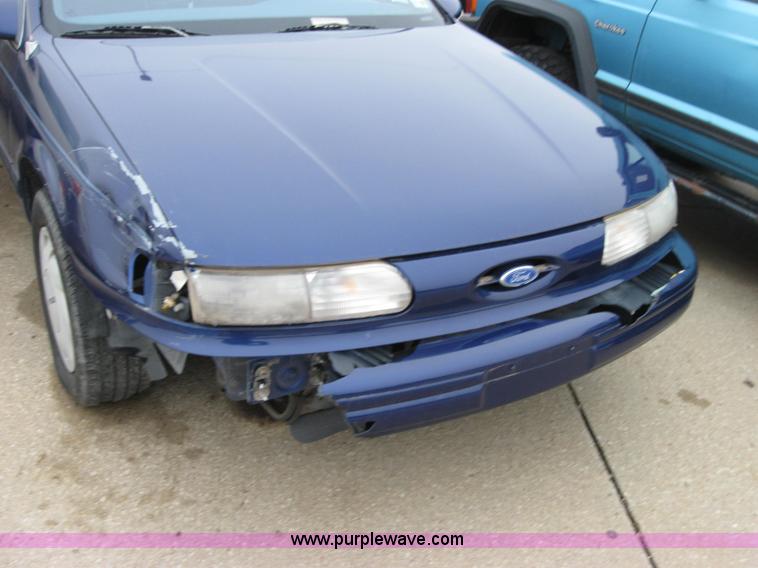 image for item 2346 1994 Ford Taurus GL