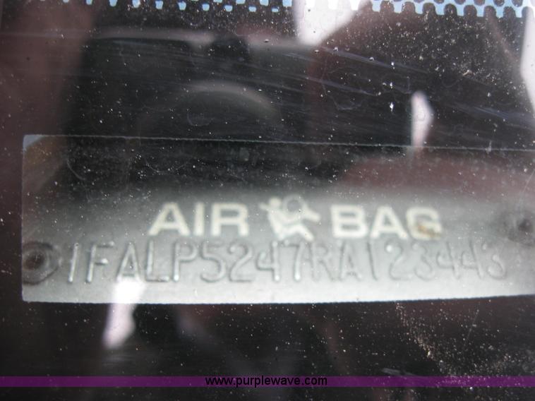 image for item 2346 1994 Ford Taurus GL