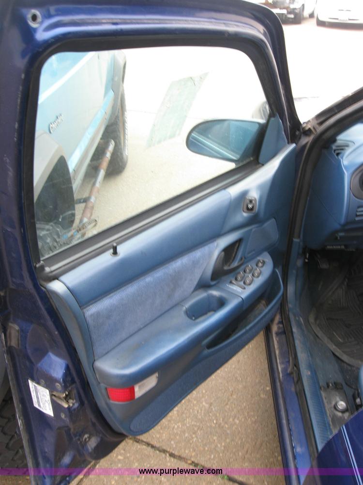 image for item 2346 1994 Ford Taurus GL