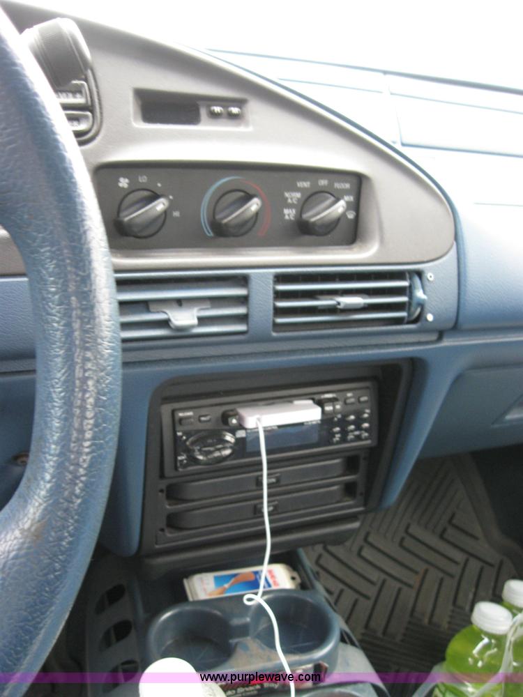 image for item 2346 1994 Ford Taurus GL