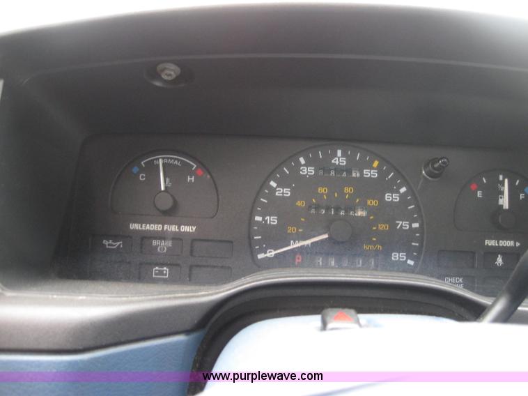 image for item 2346 1994 Ford Taurus GL