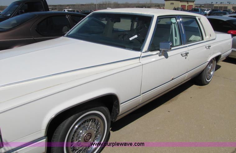 image for item 8540 1991 Cadillac Brougham