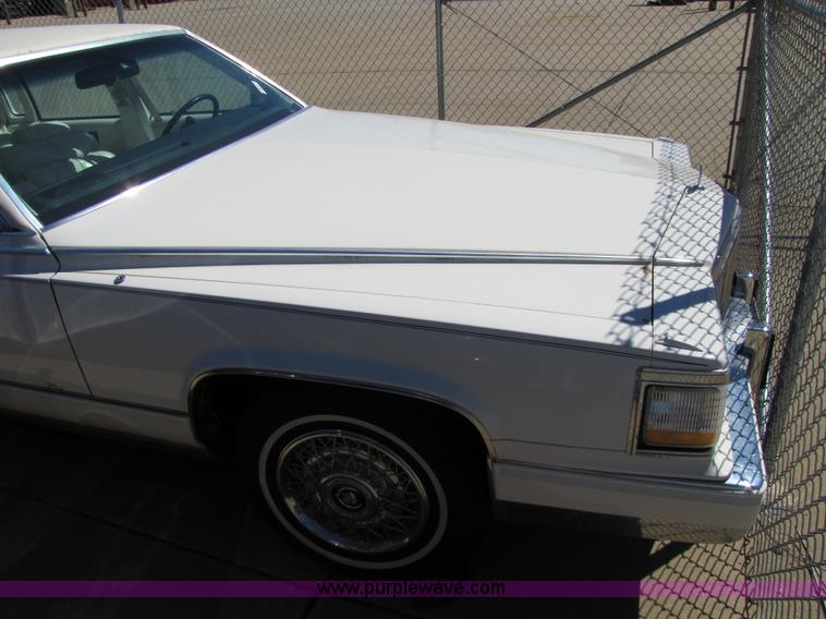 image for item 8540 1991 Cadillac Brougham