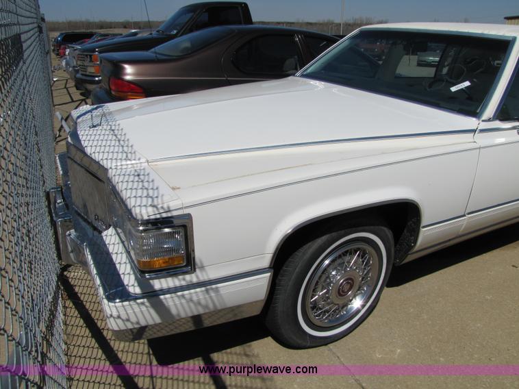 image for item 8540 1991 Cadillac Brougham