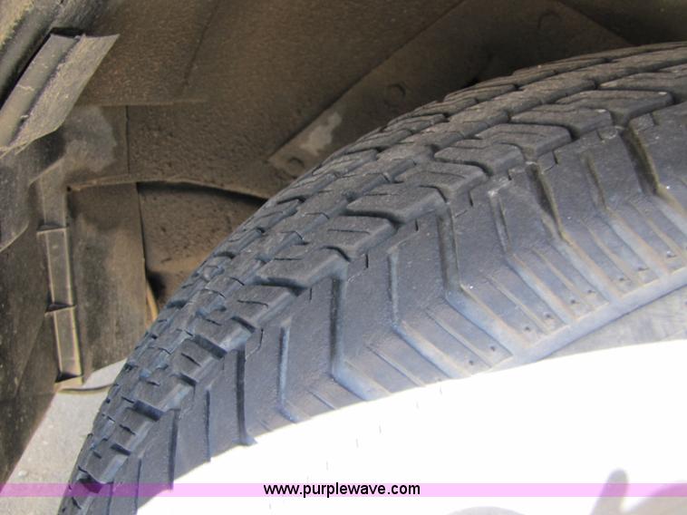 image for item 8540 1991 Cadillac Brougham