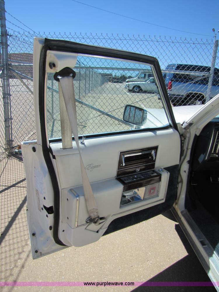 image for item 8540 1991 Cadillac Brougham