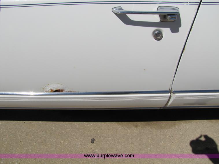 image for item 8540 1991 Cadillac Brougham