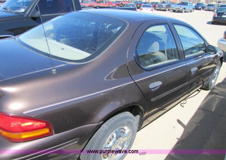 image for item 8541 1997 Dodge Stratus