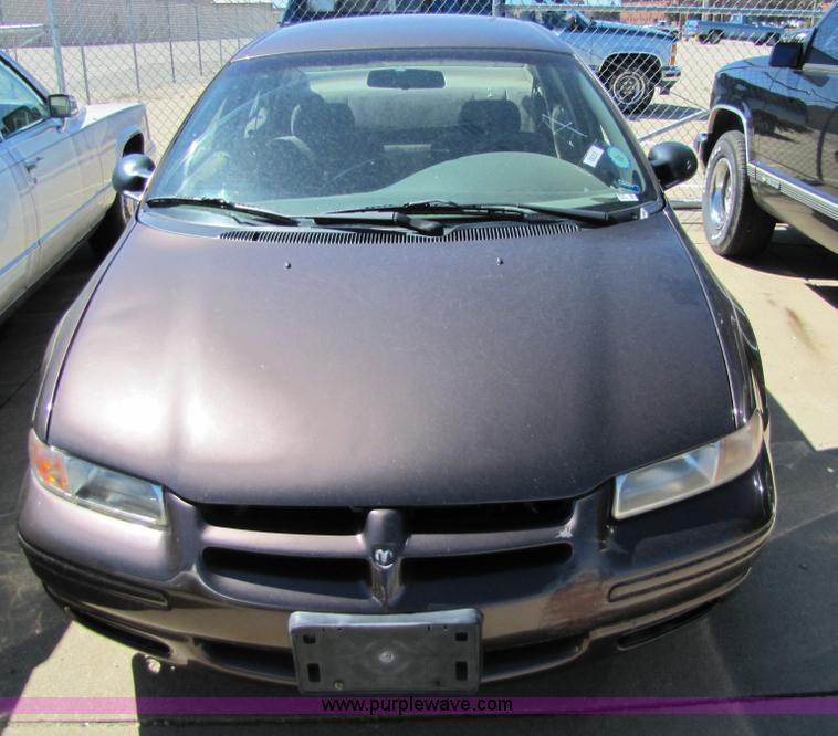 image for item 8541 1997 Dodge Stratus