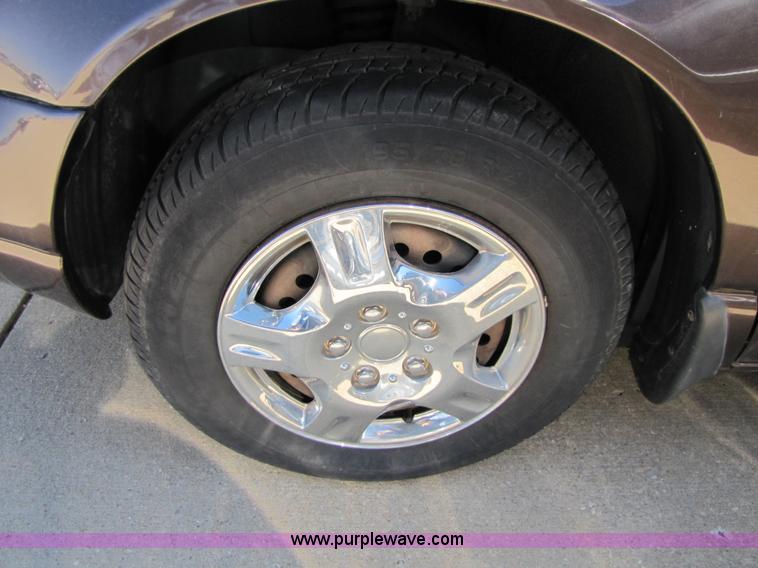 image for item 8541 1997 Dodge Stratus