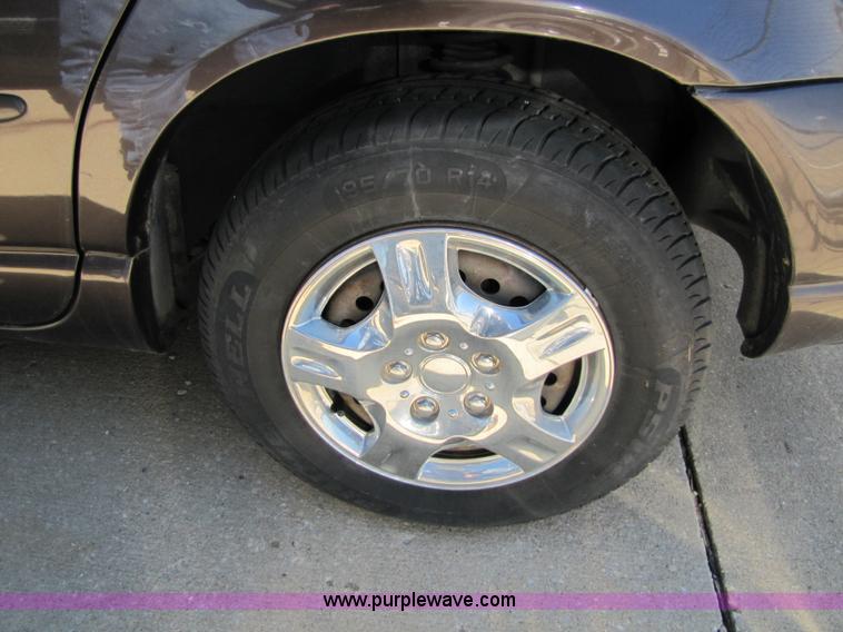 image for item 8541 1997 Dodge Stratus