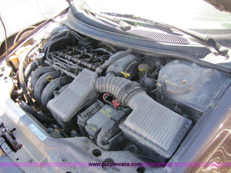 image for item 8541 1997 Dodge Stratus