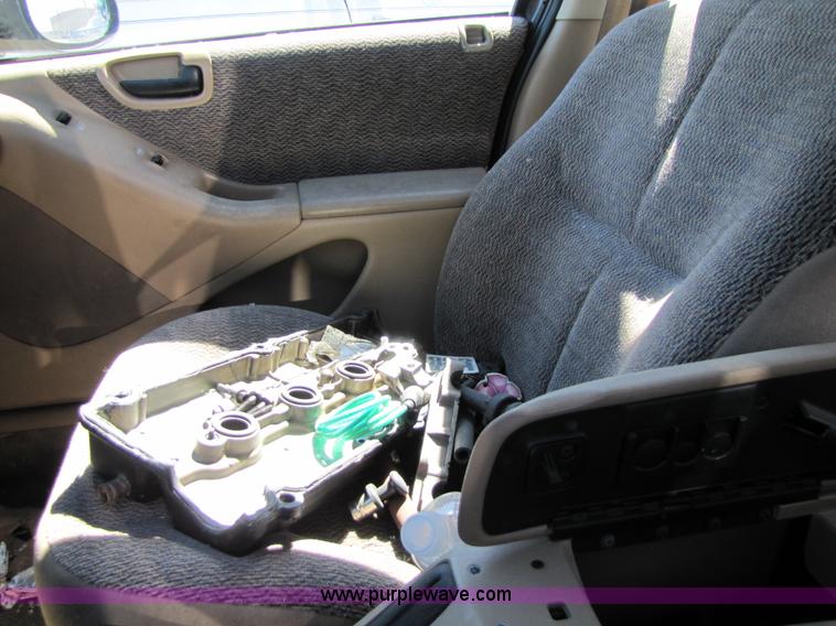 image for item 8541 1997 Dodge Stratus