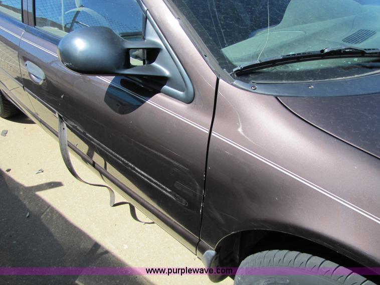 image for item 8541 1997 Dodge Stratus