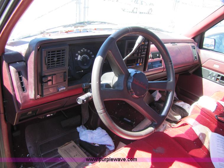 image for item 8542 1988 Chevrolet C1500 pickup truck