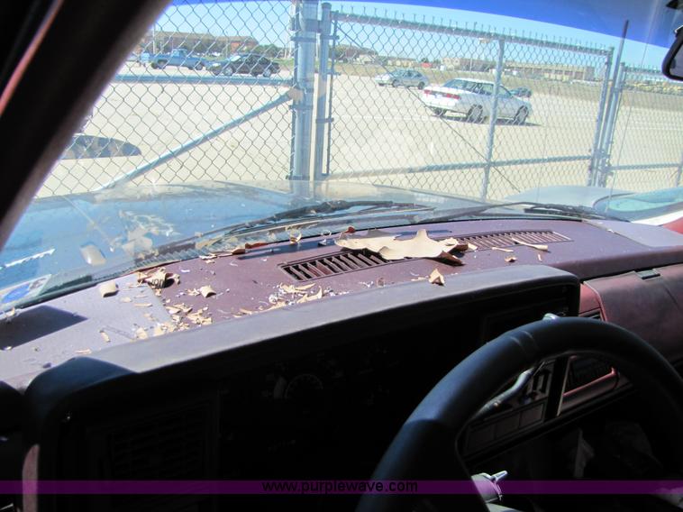 image for item 8542 1988 Chevrolet C1500 pickup truck