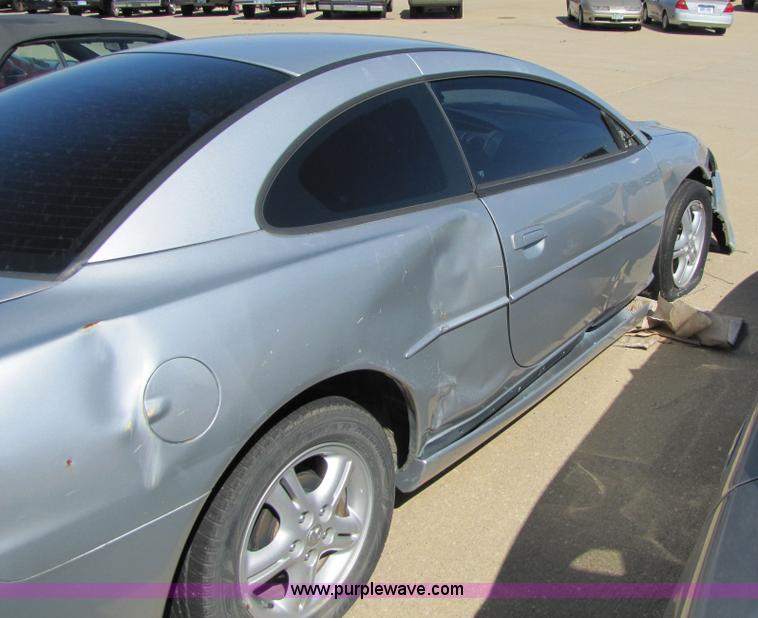 image for item 8544 2003 Dodge Stratus SE