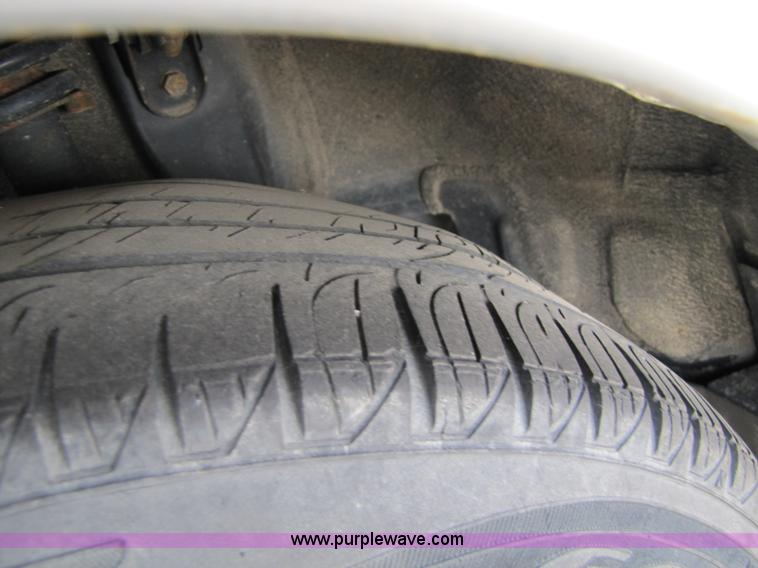 image for item 8544 2003 Dodge Stratus SE