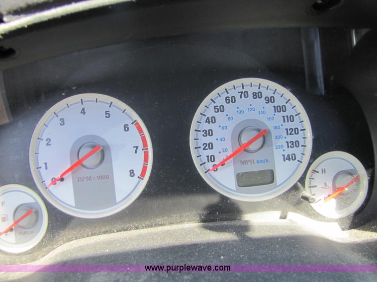 image for item 8544 2003 Dodge Stratus SE