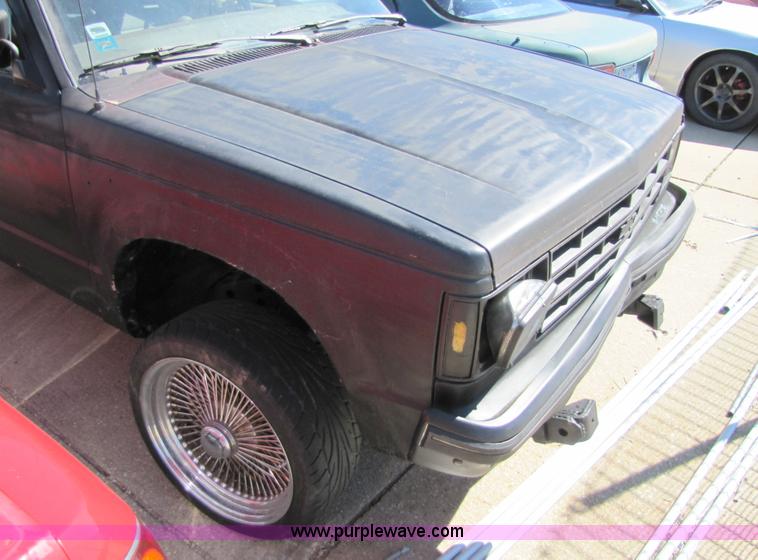 image for item 8547 1984 Chevrolet S10 extended cab pickup truck