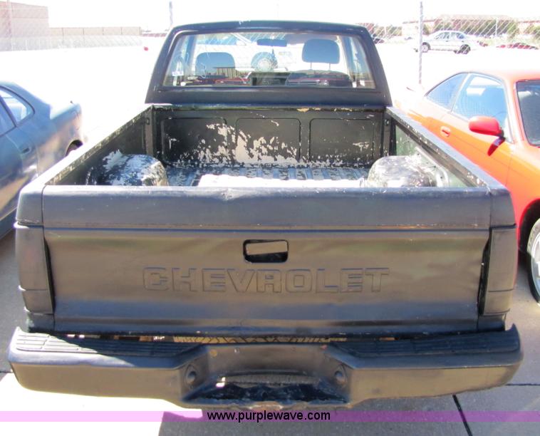 image for item 8547 1984 Chevrolet S10 extended cab pickup truck