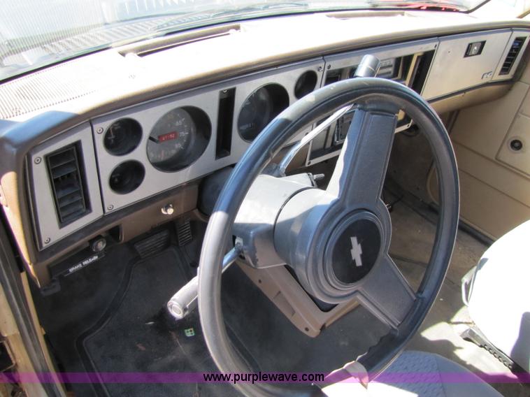 image for item 8547 1984 Chevrolet S10 extended cab pickup truck