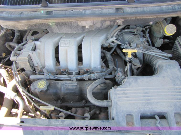 image for item 8548 2000 Chrysler Town & Country LXi minivan