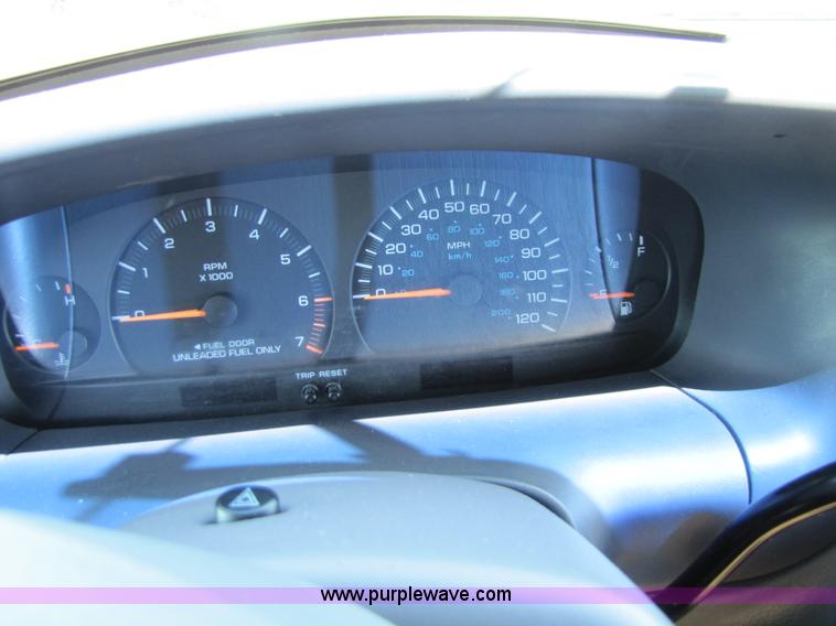 image for item 8548 2000 Chrysler Town & Country LXi minivan