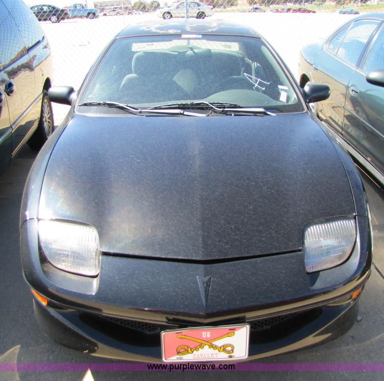 image for item 8549 1998 Pontiac Sunfire SE