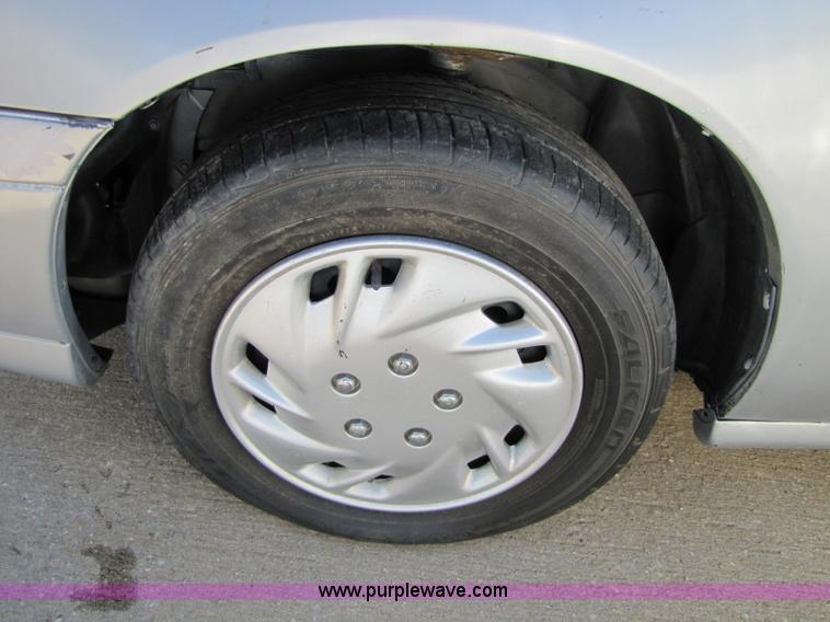 image for item 8552 2000 Chevrolet Malibu