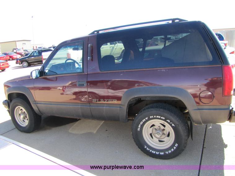 image for item 8555 1994 Chevrolet Blazer Sport K1500 SUV