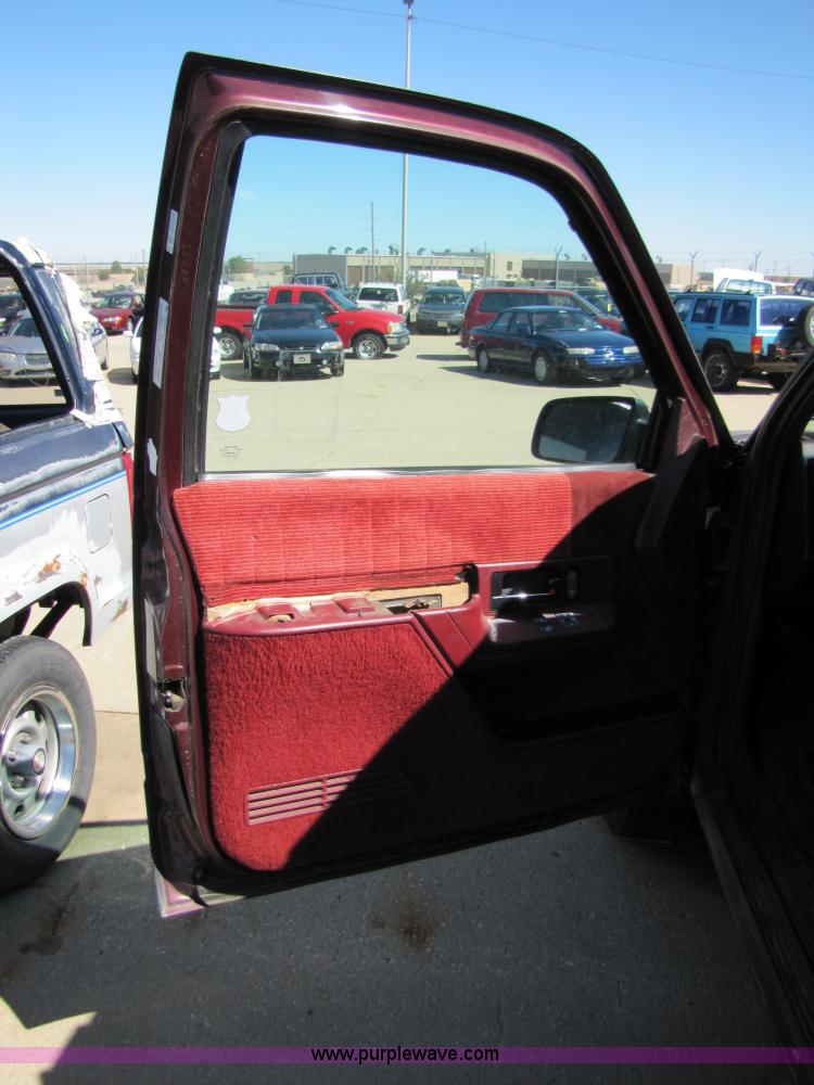 image for item 8555 1994 Chevrolet Blazer Sport K1500 SUV