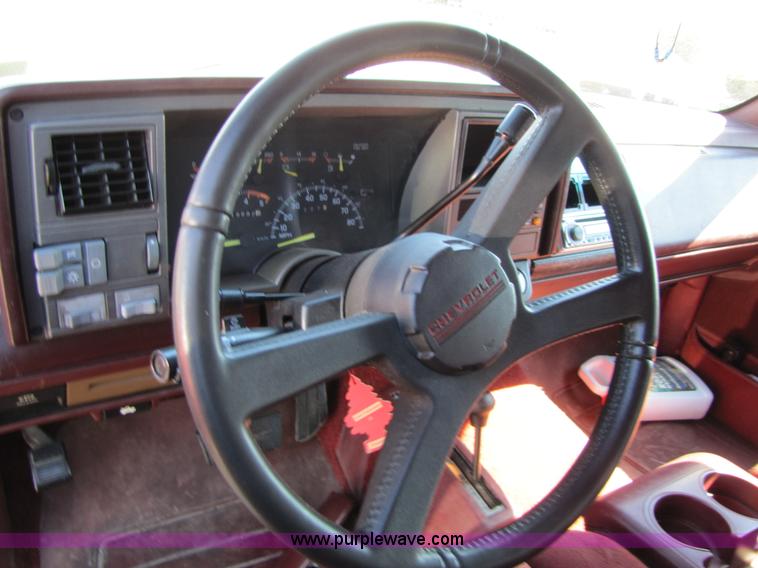 image for item 8555 1994 Chevrolet Blazer Sport K1500 SUV