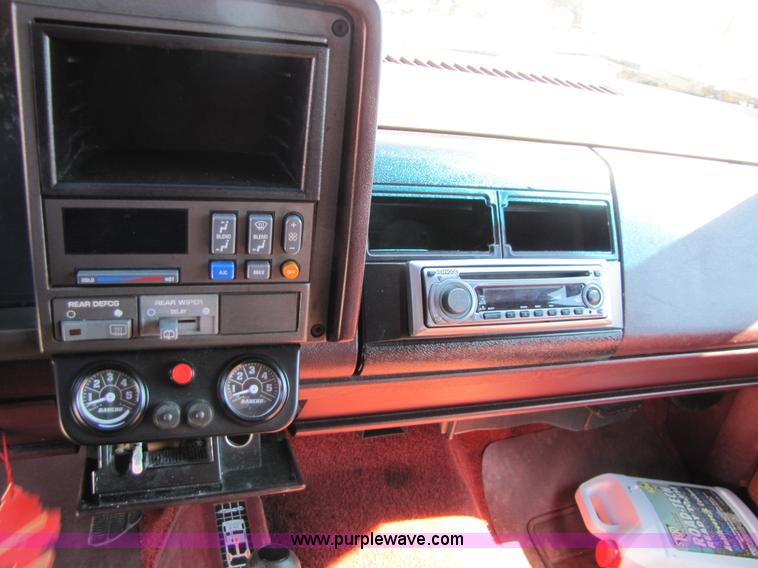 image for item 8555 1994 Chevrolet Blazer Sport K1500 SUV