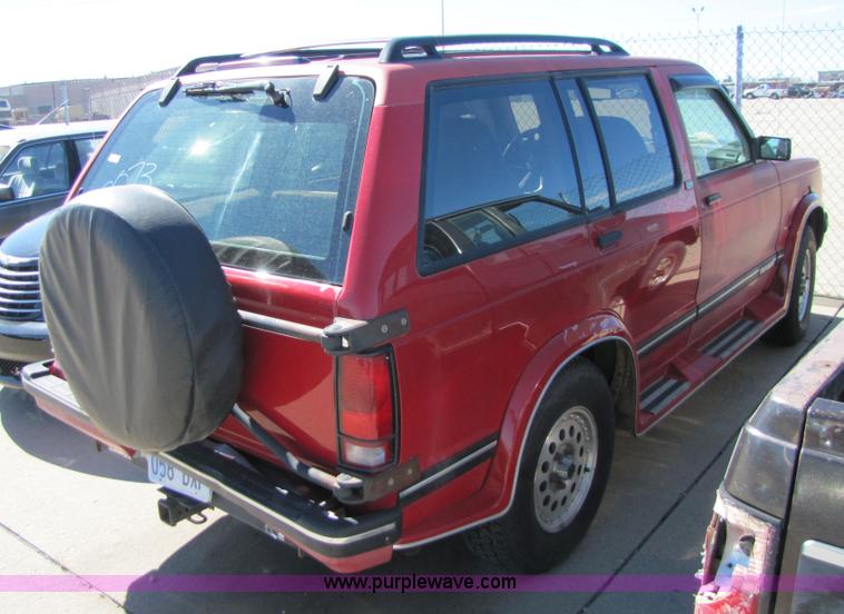 image for item 8558 1994 Chevrolet S10 Blazer Tahoe LT SUV