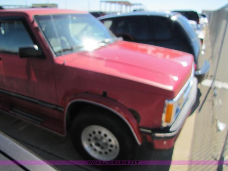 image for item 8558 1994 Chevrolet S10 Blazer Tahoe LT SUV