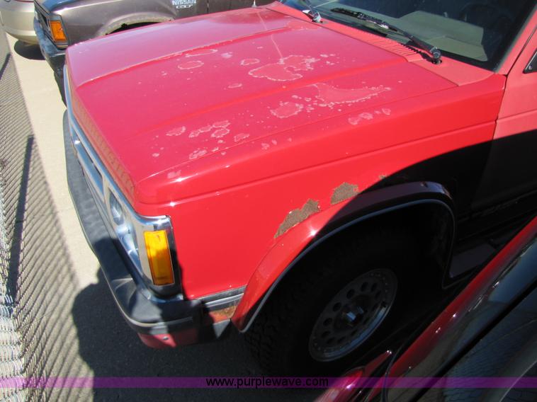 image for item 8558 1994 Chevrolet S10 Blazer Tahoe LT SUV