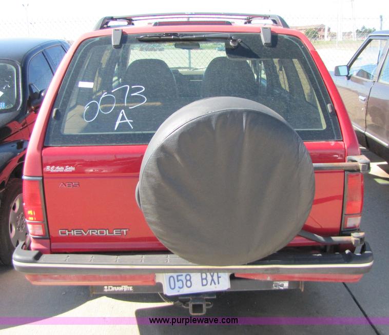 image for item 8558 1994 Chevrolet S10 Blazer Tahoe LT SUV
