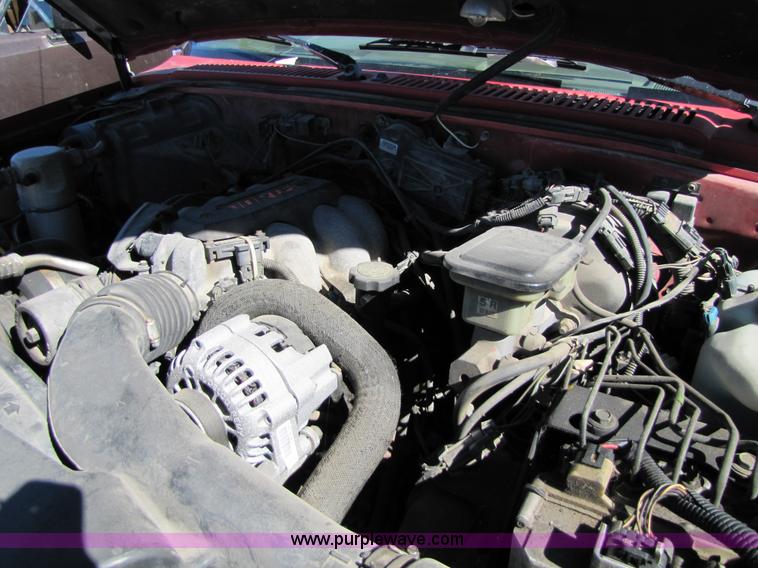 image for item 8558 1994 Chevrolet S10 Blazer Tahoe LT SUV