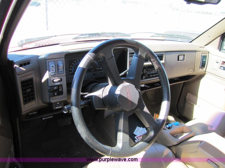 image for item 8558 1994 Chevrolet S10 Blazer Tahoe LT SUV