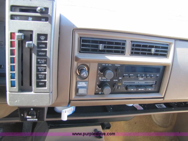 image for item 8558 1994 Chevrolet S10 Blazer Tahoe LT SUV