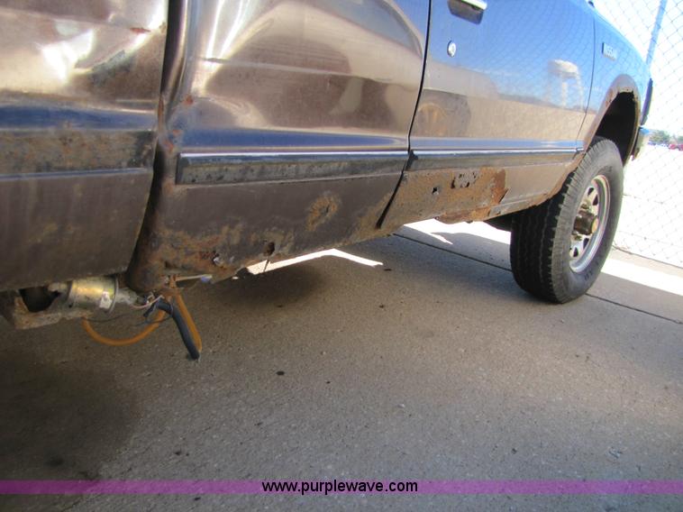 image for item 8559 1985 Nissan GT King Cab pickup truck